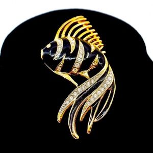 VINTAGE~black enamel~GOLD ANGEL FISH BROOCH PIN